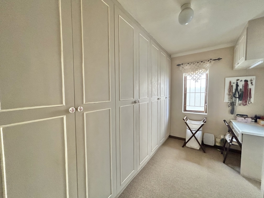 6 Bedroom Property for Sale in Ferreira Town Eastern Cape